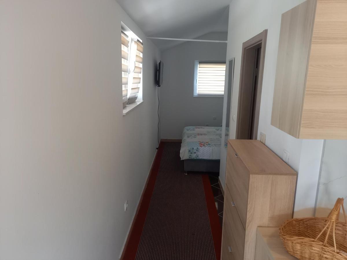 Studio Apartman Sutic Кастель-Нови Экстерьер фото